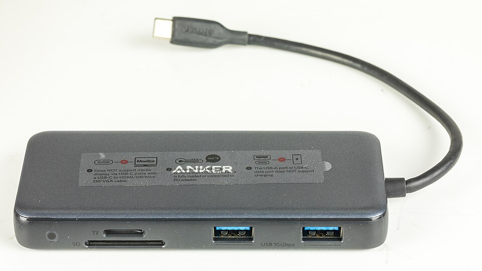 Anker 555 USB-C Hub — A8383, gray
