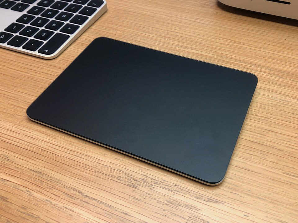 Apple Magic Trackpad — Black surface, 2022 Lightning version