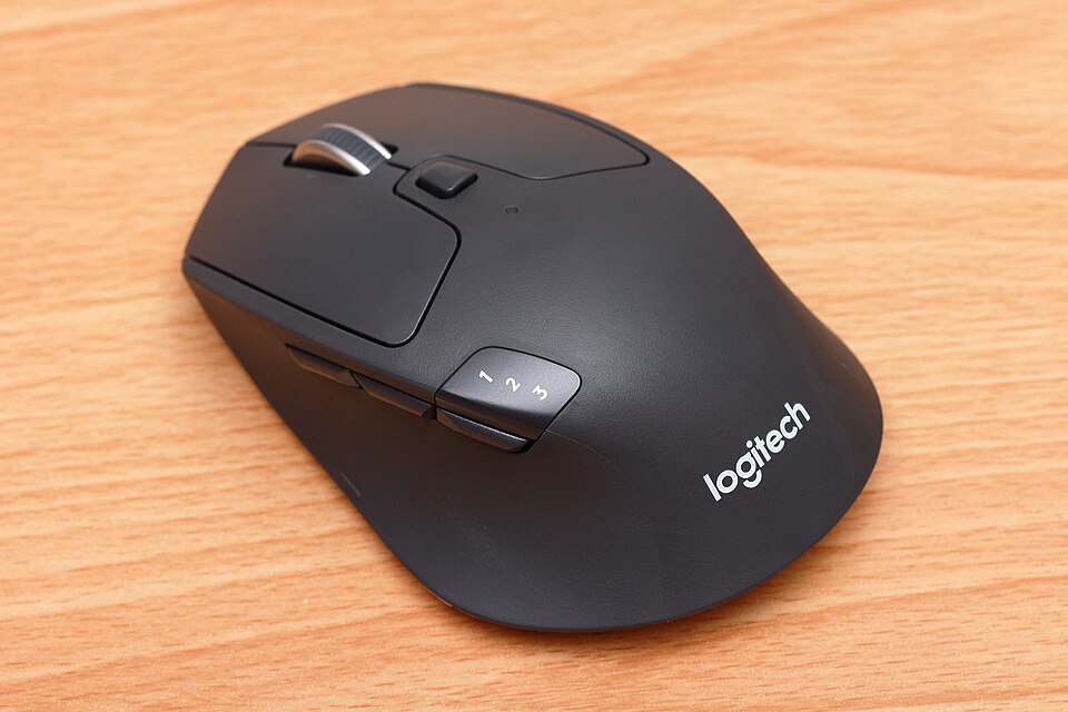 Logitech M720 Triathlon — Black