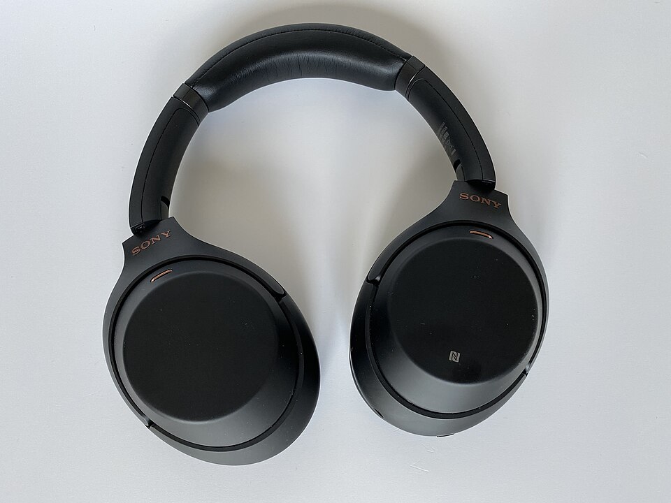 Sony WH-1000XM3 — Black, older generation